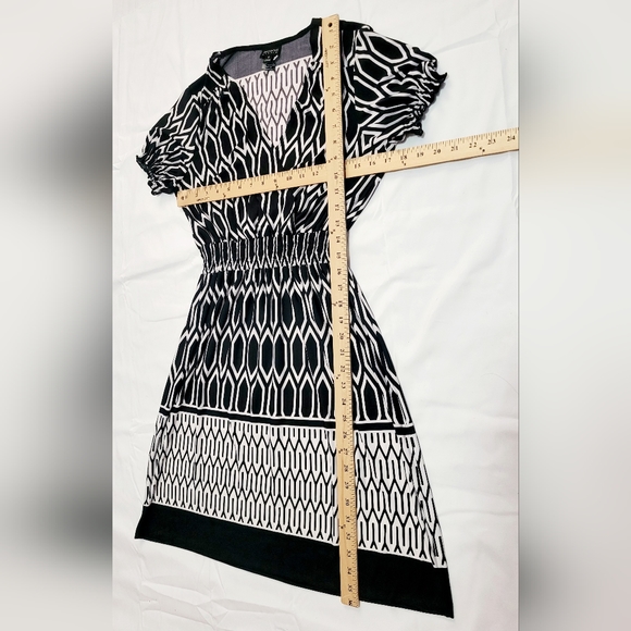 ENFOCUS STUDIO Ladies Lovely Black & White Fit & Flare Geometric Dress - Sz 4 - Picture 5 of 7